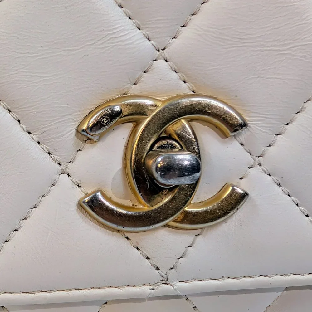 Chanel 19 White Lambskin Small Flap Bag with Pink/Blue Hardware - Picture 6 of 14